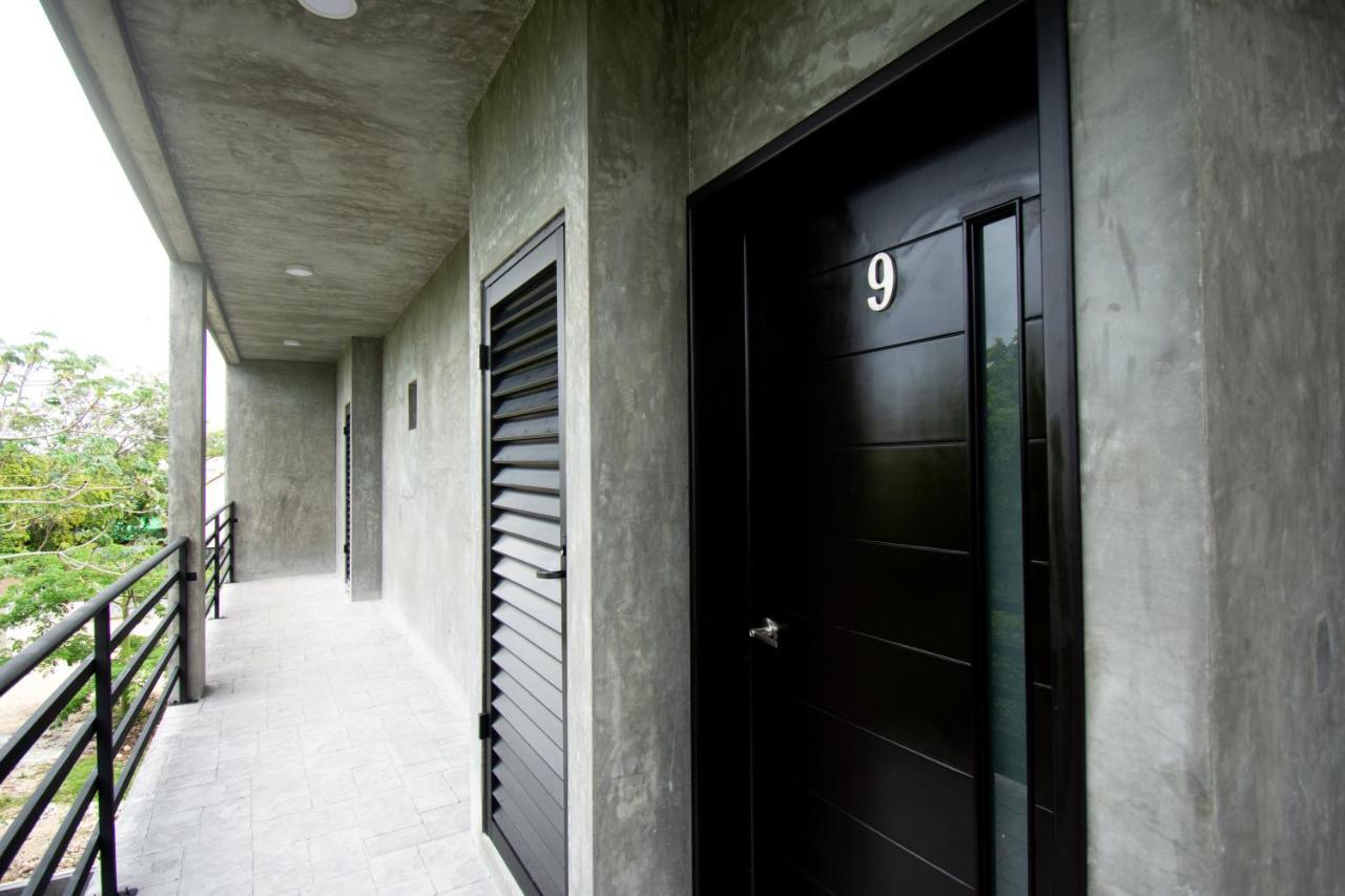 Hotel Casa Tortuga Tulum - Cenotes Park Inclusive 外观 照片 A typical apartment door in a condominium