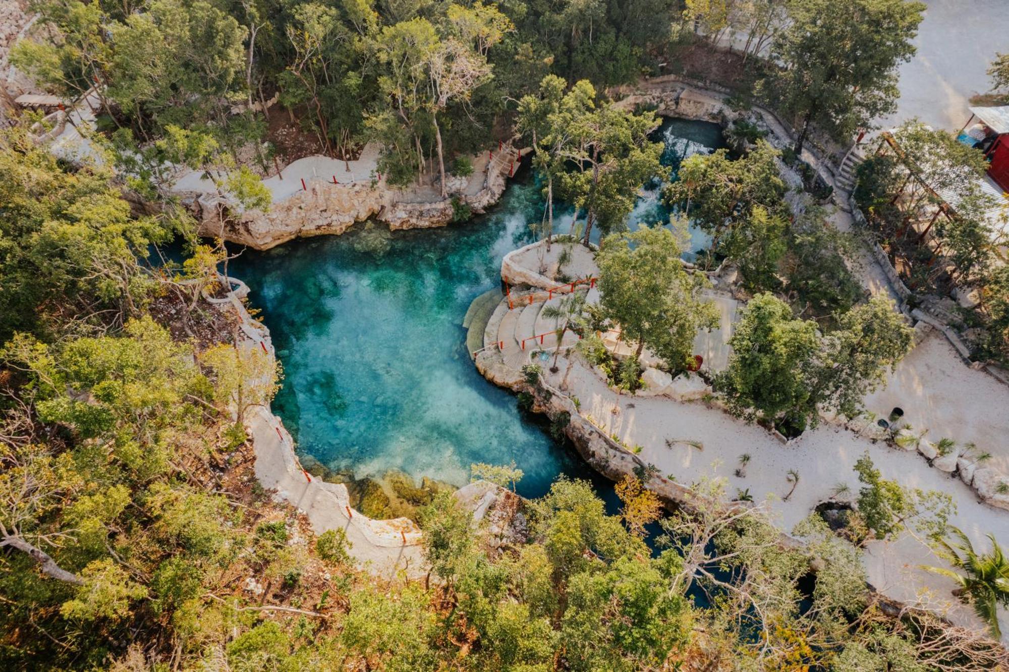 Hotel Casa Tortuga Tulum - Cenotes Park Inclusive 外观 照片 Aerial view of the Blue Lagoon
