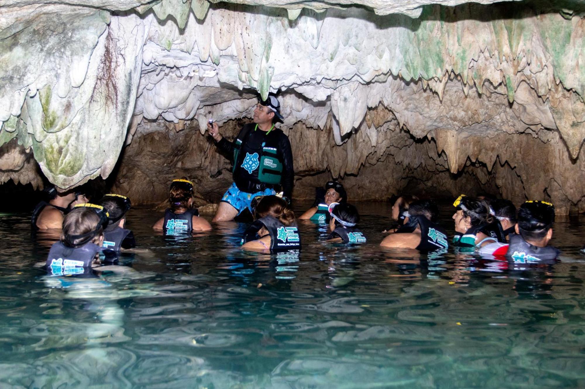 Hotel Casa Tortuga Tulum - Cenotes Park Inclusive 外观 照片 Cave divers in the Hua ma cave